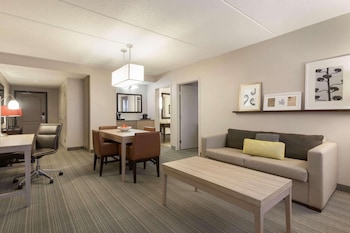 Suite, Multiple Beds, Non Smoking