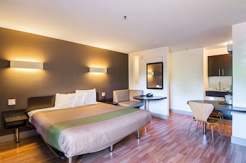 Standard Room, 1 Queen Bed, Non Smoking