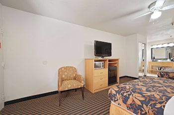 Standard Room, 2 Queen Beds, Non Smoking, Refrigerator & Microwave