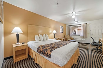 Standard Room, 1 King Bed, Non Smoking, Refrigerator & Microwave