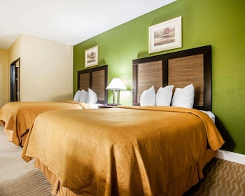 Standard Room, 2 Queen Beds, Non Smoking