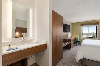 Standard Room, 1 King Bed, Accessible Bathtub (Communications, Mobility)