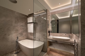 Single Room (Deluxe River View)
