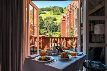 Grand Deluxe Room, 2 Double Beds, Balcony, Mountain View