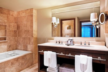 Loft Suite, 1 Bedroom Bi-level Suite