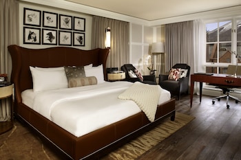 Deluxe Room, 1 King Bed, Patio