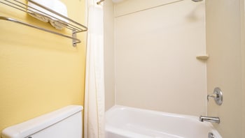 Standard Quadruple Room, Multiple Beds, Non Smoking, Refrigerator & Microwave (Sofa)