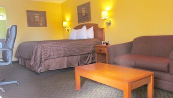 Standard Room, 1 King Bed, Smoking, Refrigerator & Microwave