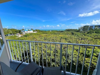 Deluxe Room, 1 Queen Bed with Sofa bed, Ocean View (1 Bedroom Ocean View Suite Signature)