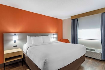 Suite, 1 King Bed, Non Smoking (Upgrade)