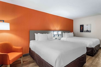 Standard Room, 2 Queen Beds, Non Smoking, Stadium View
