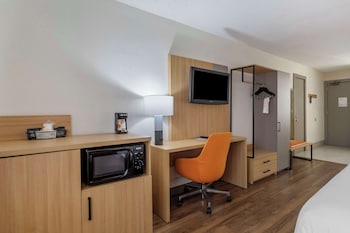 Suite, 1 King Bed, Non Smoking (Upgrade)