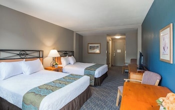 Basic Double Room, 2 Queen Beds, Shower Grab Bars