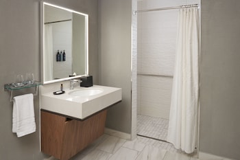 Traditional Room, 2 Queen Beds (Mobility/Hearing Access, Roll-In Shwr)