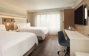 Traditional Room, 2 Queen Beds (Mobility/Hearing Accessible, Tub)