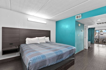 Suite, 1 King Bed, Non Smoking
