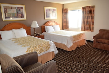 2 Queen Beds, No Elevator, Non-Smoking