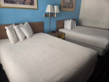 Room, 2 Double Beds, Non Smoking (No Elevator)