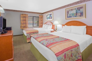 1 King Bed, 2 Queen Beds, 1-Bedroom Suite, Second Floor, No Elevator, NSMK