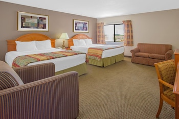 2 Queen Beds, No Elevator, Non-Smoking