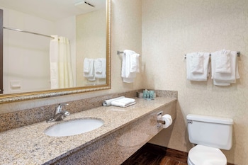 Standard Room, 2 Double Beds, Non Smoking, Refrigerator & Microwave (Walk-in Shower)