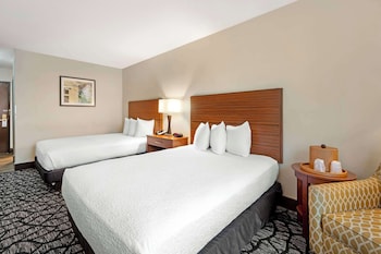 Standard Room, 2 Double Beds, Non Smoking, Refrigerator & Microwave (Walk-in Shower)