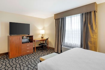 Standard Room, 1 King Bed, Non Smoking, Jetted Tub