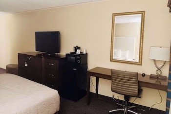Room, 2 Double Beds, Accessible, Non Smoking (Roll-In Shower)