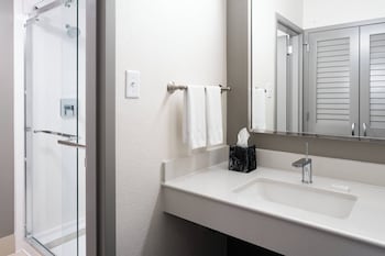 Room, 2 Double Beds, Non Smoking (Mobility Accessible, Tub)
