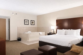 Suite, 1 King Bed, Non Smoking