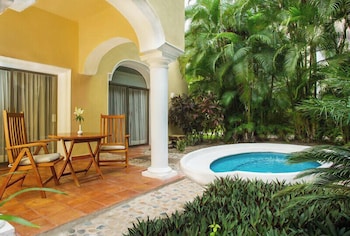 One Bedroom Ambassador Suite