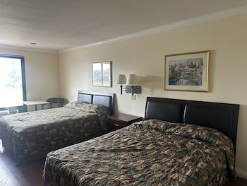Basic Room, 2 Queen Beds, Non Smoking