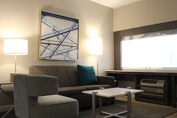 Suite, 1 King Bed, Roll-in Shower (Roll-In Shower)