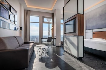 Suite (Sky)