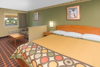 Studio Suite, 1 King Bed, Non Smoking