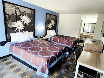 Room, 2 Queen Beds, Smoking