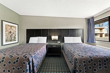 Room, 2 Double Beds, Mountain View