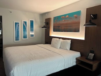 Room, 1 King Bed, Accessible, Non Smoking (Mobility, Bathtub w/Grab Bars)