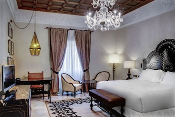 Grand Room, 1 King Bed