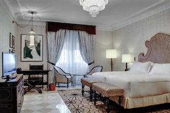 Grand Room, 2 Twin Beds