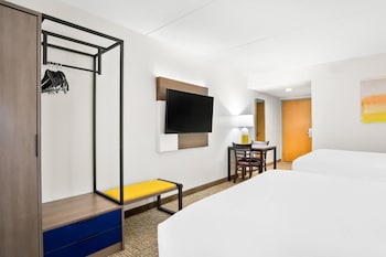 Room, 2 Queen Beds, Non Smoking, Bay View