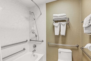 Standard Room, 1 Queen Bed, Accessible, Bathtub