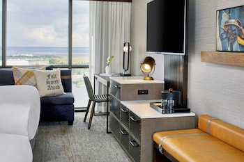 Deluxe Room, 2 Queen Beds, River View