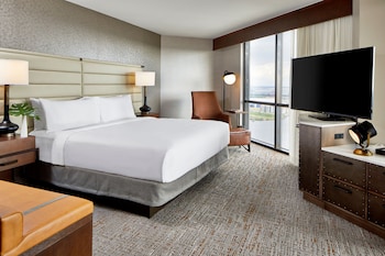 Room, 1 King Bed, Corner
