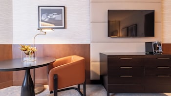 Classic Room, 1 King Bed