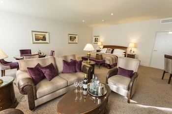 King Suite With Sofa Bed