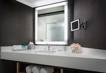 Room, 2 Queen Beds, Accessible Shower