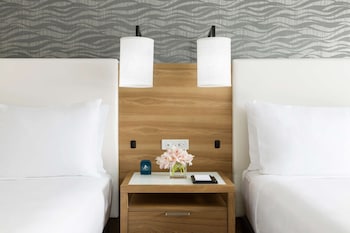 Room, 2 Queen Beds (High Floor)