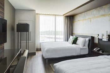Room, 2 Queen Beds (Mobility Accessible, Roll-In Shower)