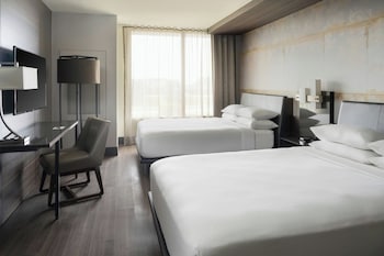 Room, 2 Queen Beds (Mobility Accessible, Roll-In Shower)
